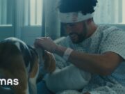 Bad Bunny ft. Bomba Estéreo – Ojitos Lindos (Video Oficial) | Un Verano Sin Ti